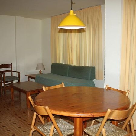 Apartamentos Pessets Adelaida Sort Bagian luar foto
