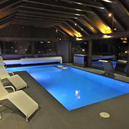 Apartamentos Pessets Adelaida Sort Bagian luar foto