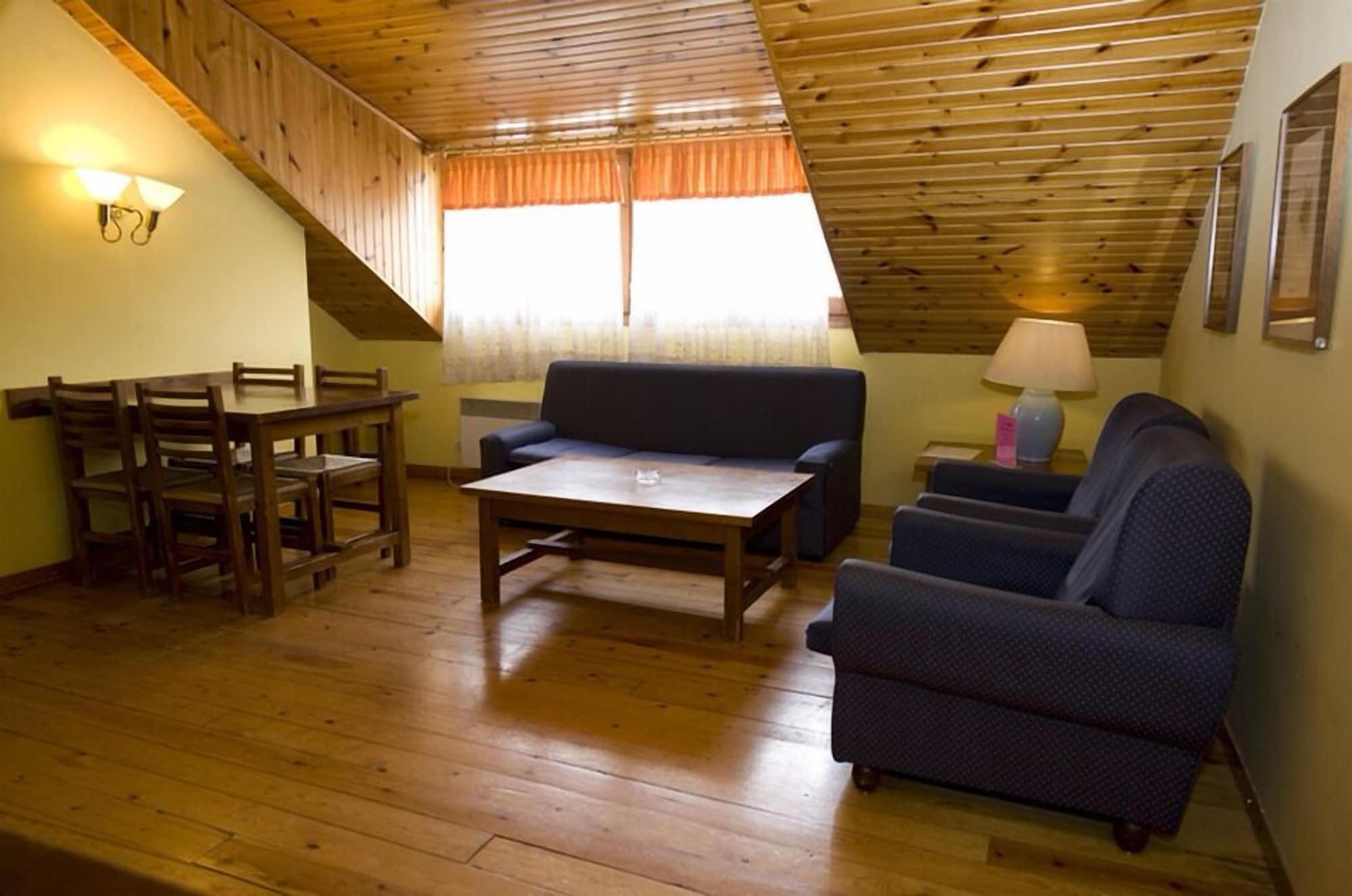Apartamentos Pessets Adelaida Sort Bagian luar foto