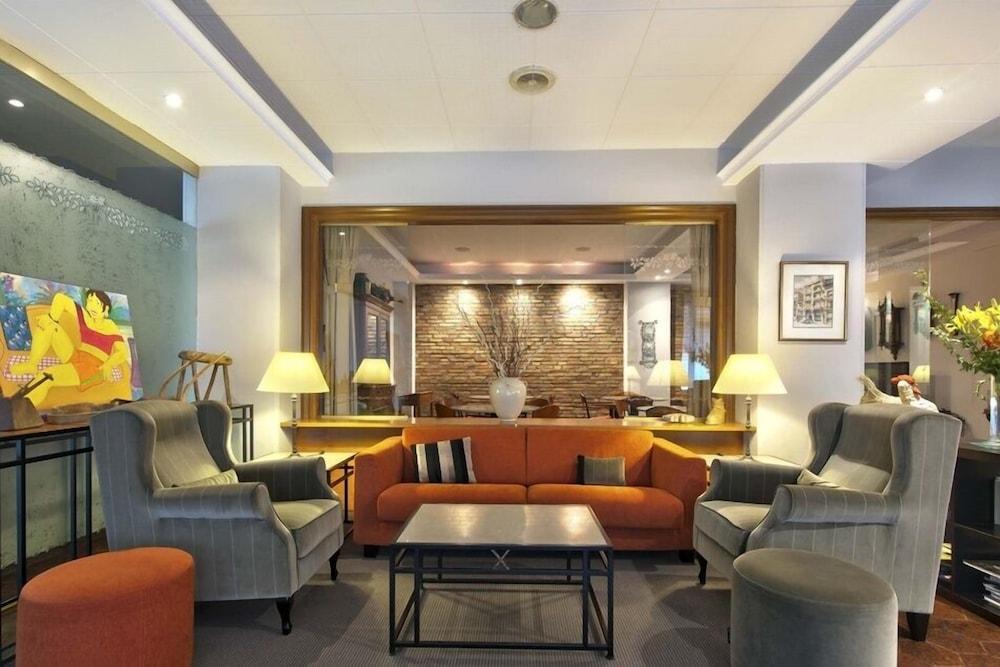 Apartamentos Pessets Adelaida Sort Bagian luar foto
