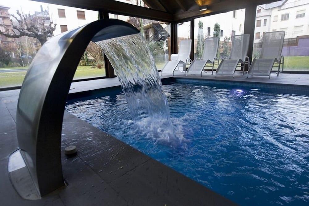 Apartamentos Pessets Adelaida Sort Bagian luar foto