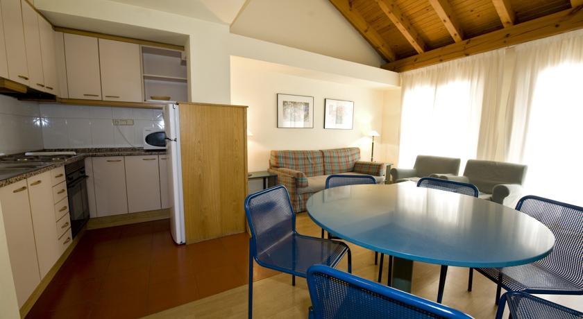 Apartamentos Pessets Adelaida Sort Bagian luar foto