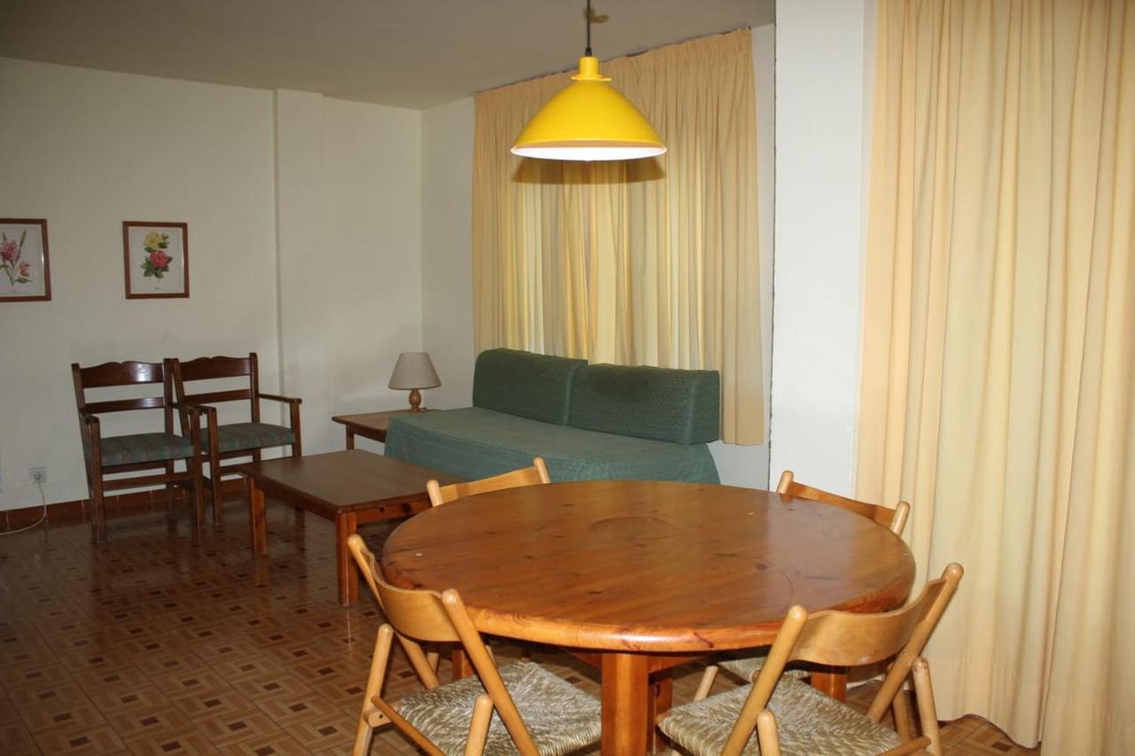 Apartamentos Pessets Adelaida Sort Bagian luar foto