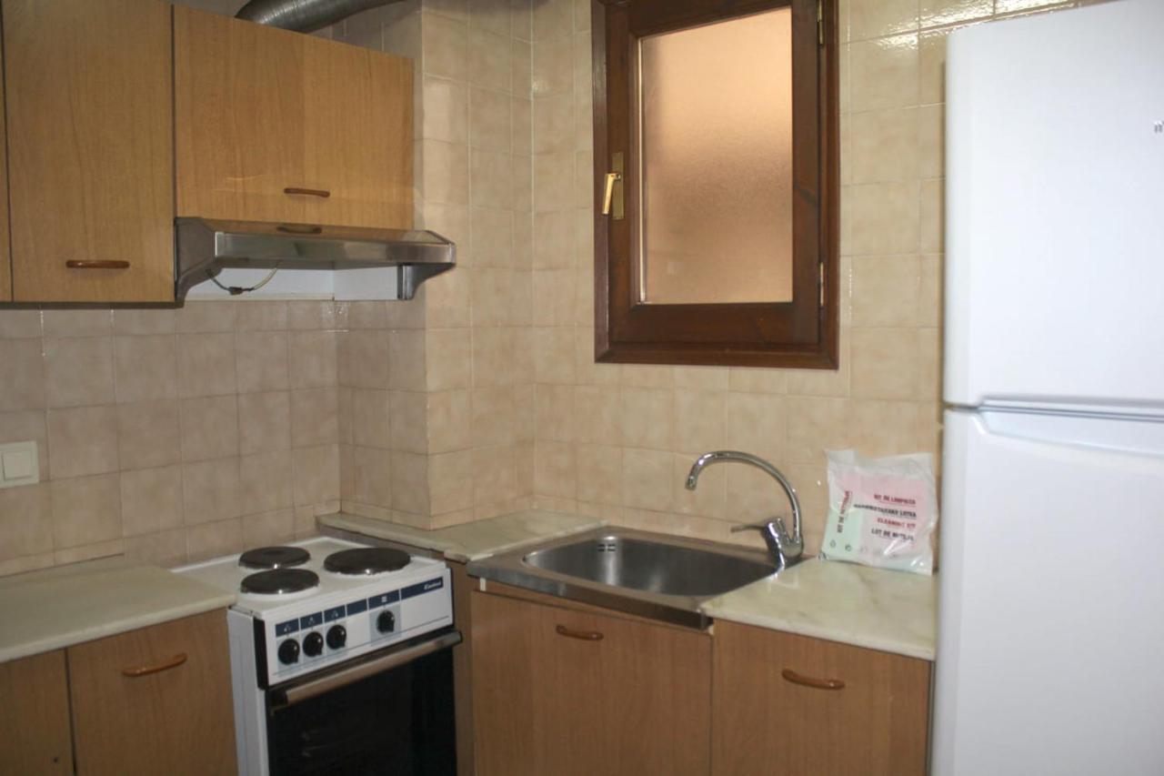 Apartamentos Pessets Adelaida Sort Bagian luar foto