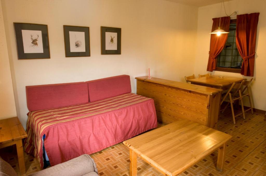 Apartamentos Pessets Adelaida Sort Ruang foto